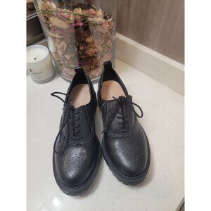 Classic Black Brogue Lace-Up Flats
